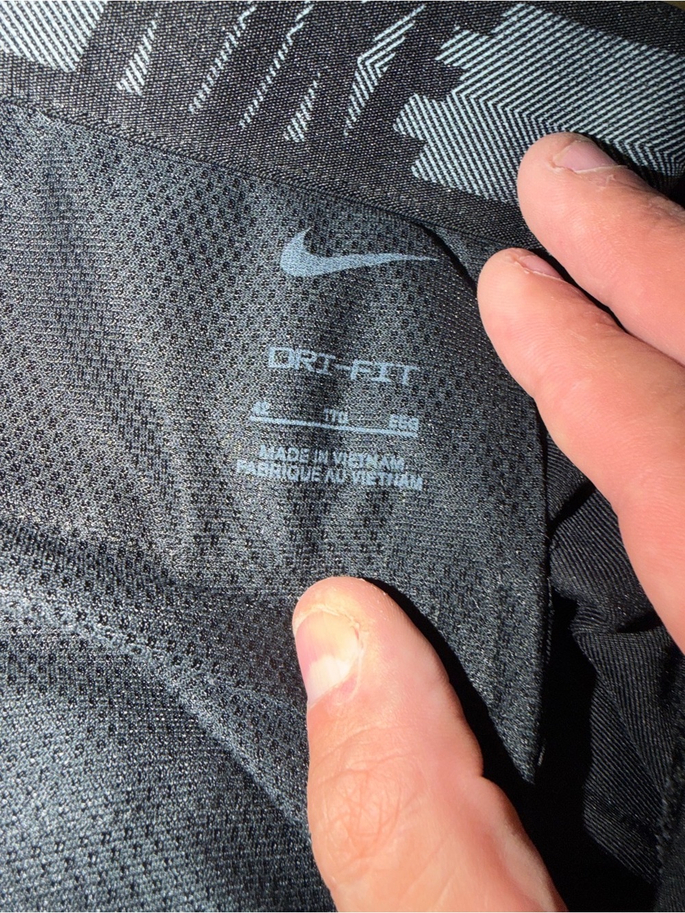 Nike Black Flat-Front Men's Shorts Size 42 - Picture 3 of 3
